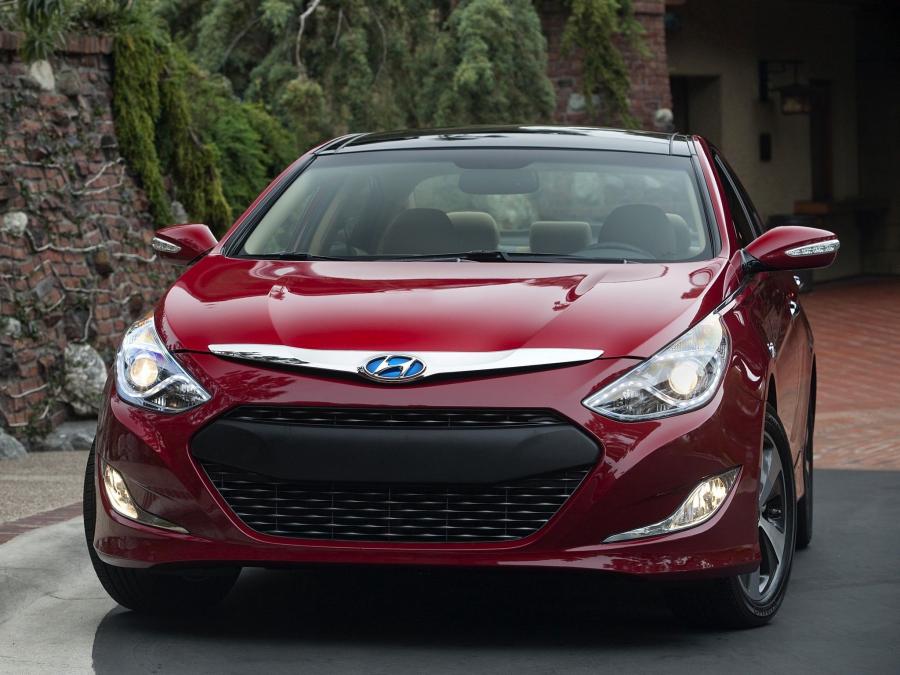  Hyundai Sonata Blue Drive 2010 года  (US) (фото 11 из 16)